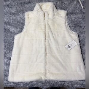 NWT Crown & Ivy White Faux Fur Vest-Size XL-full zip & lined